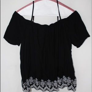 Old Navy off the shoulder lace black/white shirt
